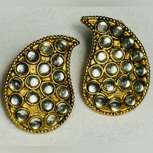 MARLA BUCK Filigree Paisley Clip-on Earrings - Picture 2 of 5